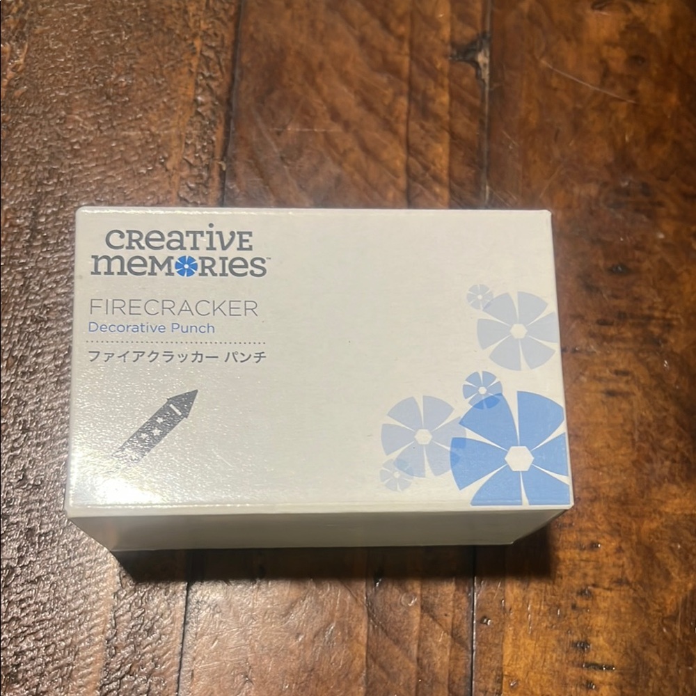 Creative Memories Firecracker Decorative Punch - White/Blue